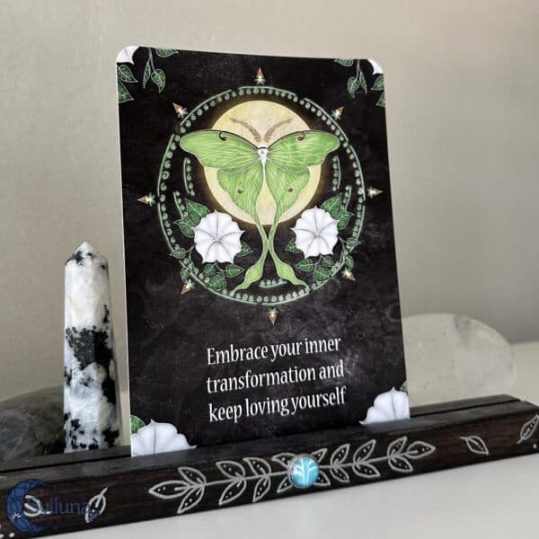 Maanmot Krachtdier Print met Quote Spirituele Art 1